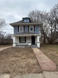 Building Photo - Large 3 bedroom house available