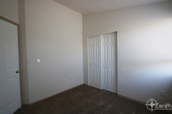 Building Photo - 17019 SE 3rd St