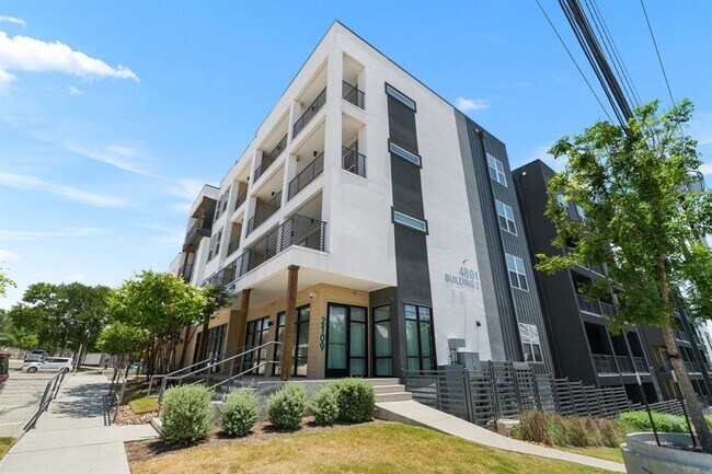 Building Photo - 4801 Springdale Rd