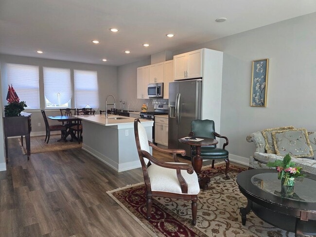 Building Photo - 3604 Trumbull