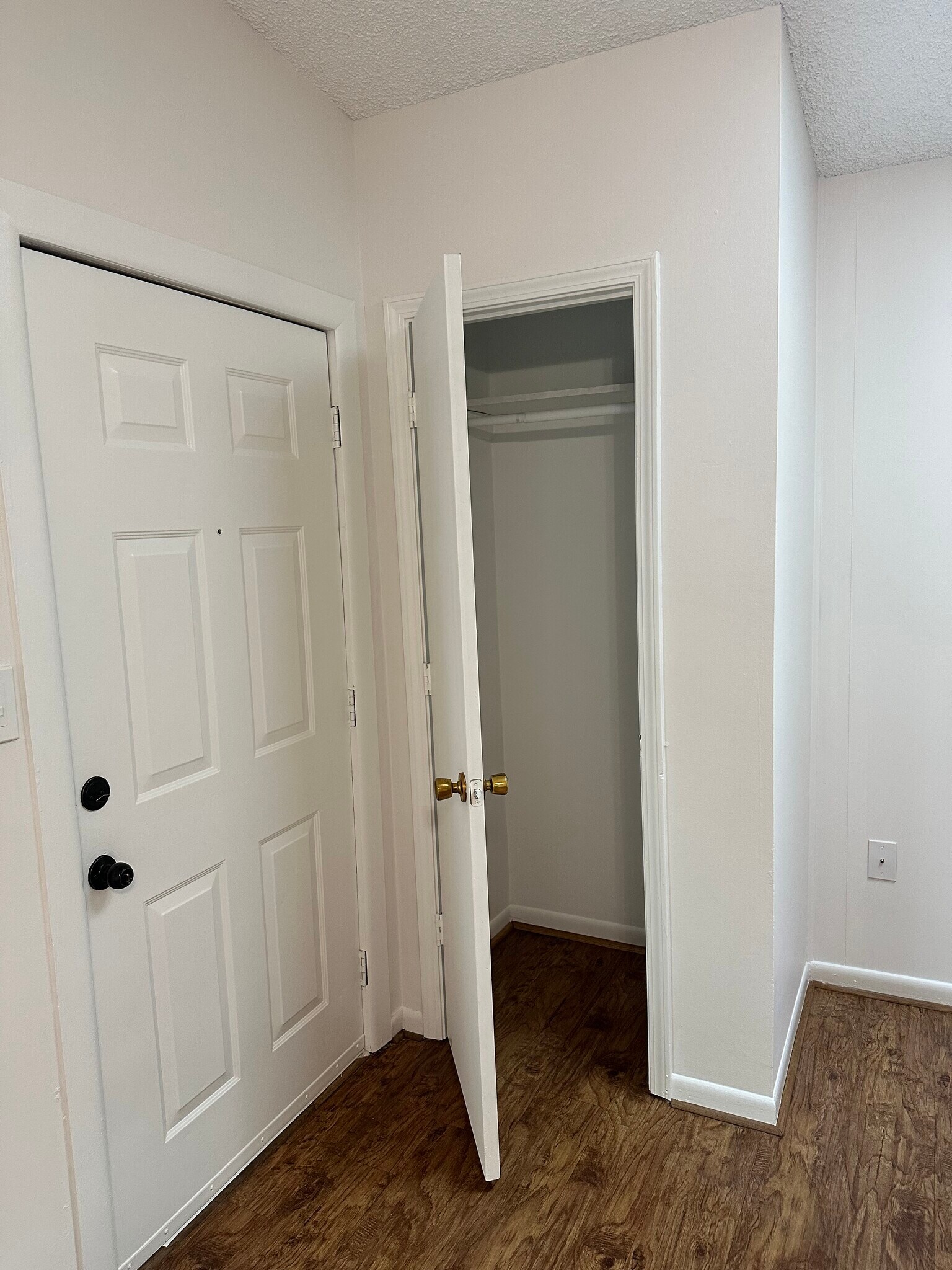 Building Photo - 415 N Oceana Blvd