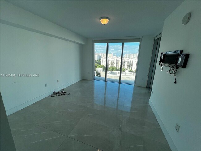 Building Photo - 300 Sunny Isles Blvd