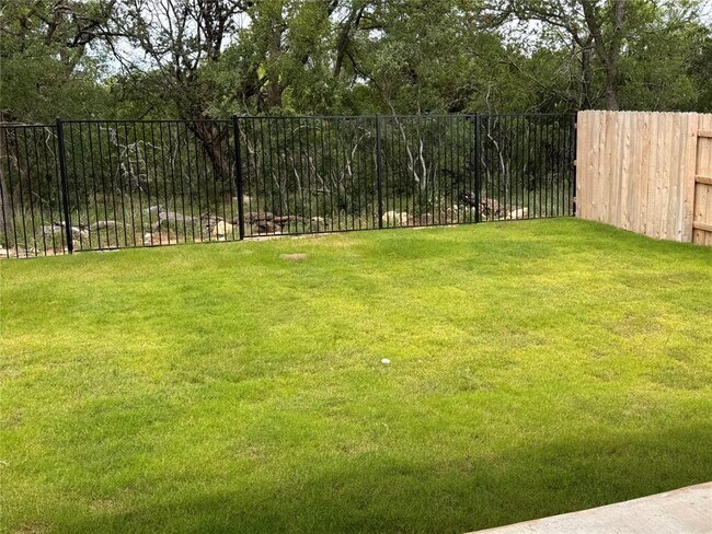 Building Photo - 528 Tubman Dr