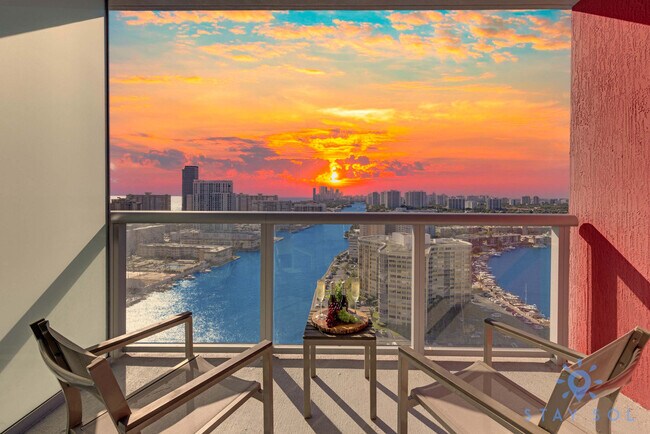 Building Photo - 2602 E Hallandale Beach Blvd