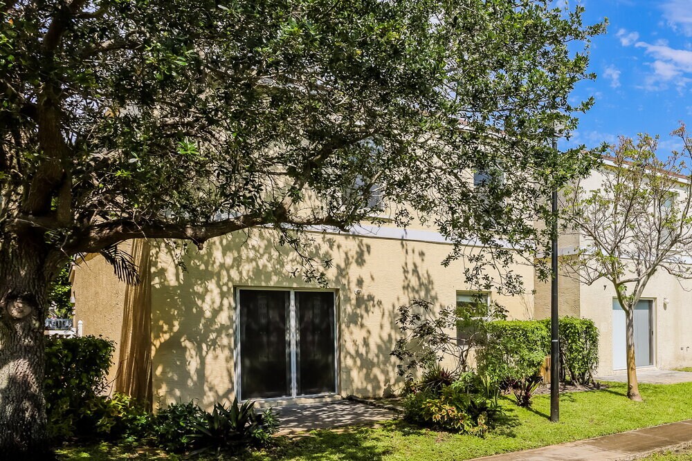 Building Photo - 997 SW 15th St