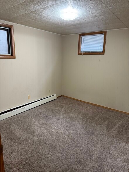 Building Photo - 702 30th Ave N