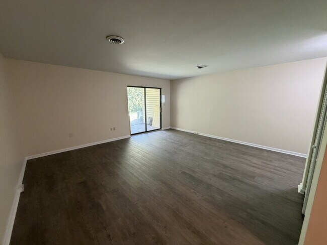 Building Photo - Townhouse for Rent