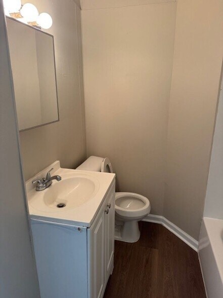 Building Photo - Bates-Hendricks/Newly Remodeled 3 Bedroom ...