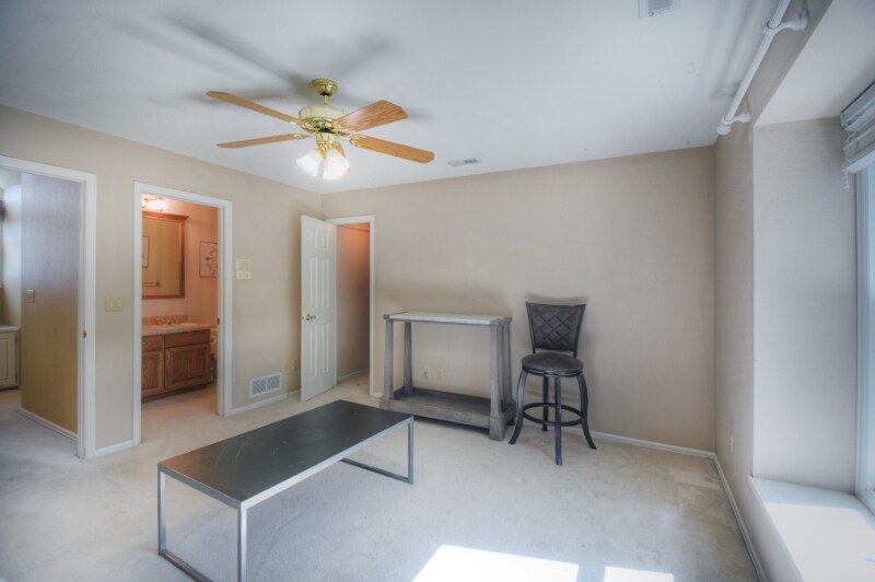 Building Photo - 485 Vanderbilt Ct