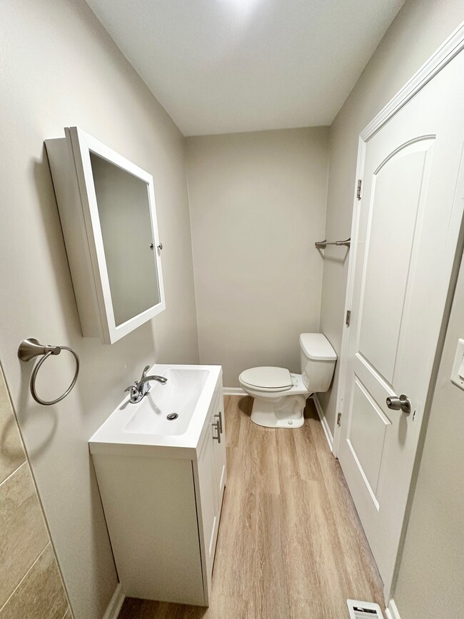 Building Photo - 3003 Killarney Dr