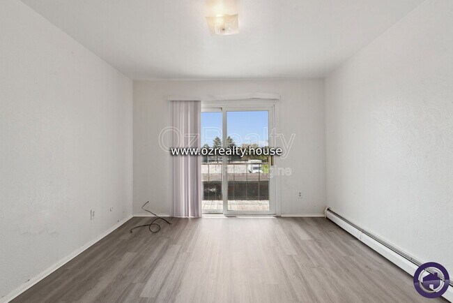 Building Photo - 1733 Christian Ave