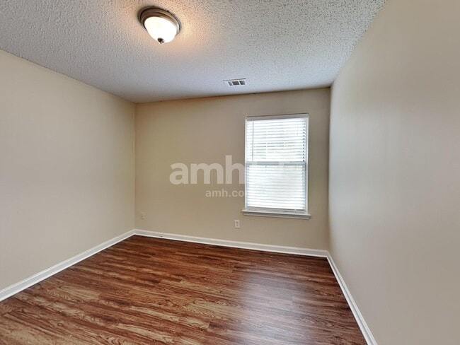 Building Photo - 2901 Horseshoe Bend Rd SW