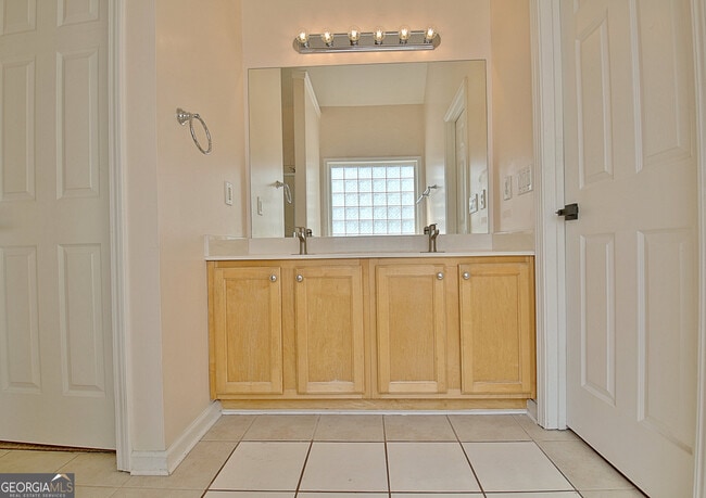 Building Photo - 110 Freeman Forest Dr