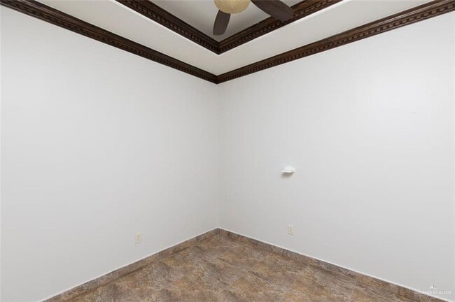 Building Photo - 18 Thornwood Loop