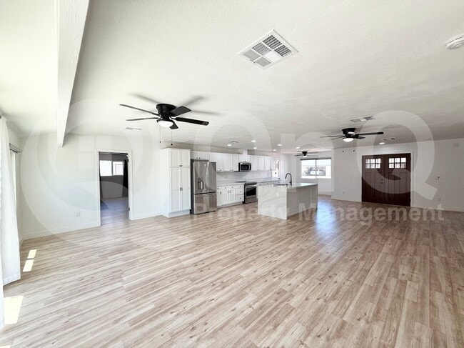 Building Photo - 7107 E Flossmoor Ave