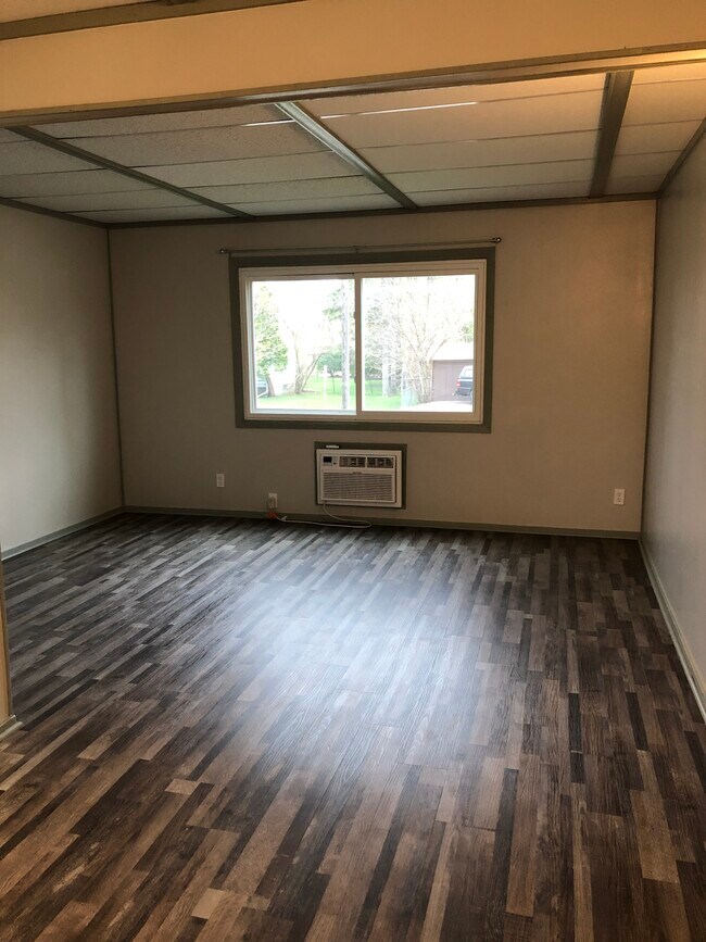 Building Photo - 1594 English St