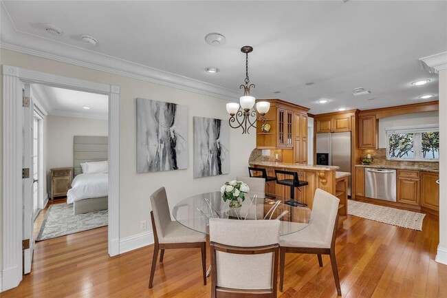 Building Photo - 2840 NE 26th Ct