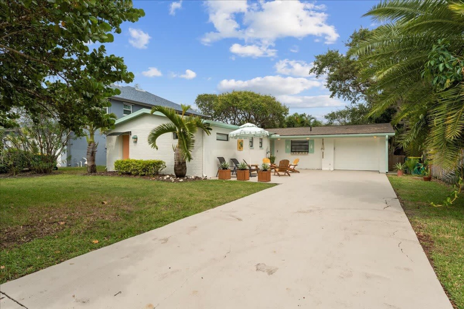 Building Photo - 1345 Bayshore Dr