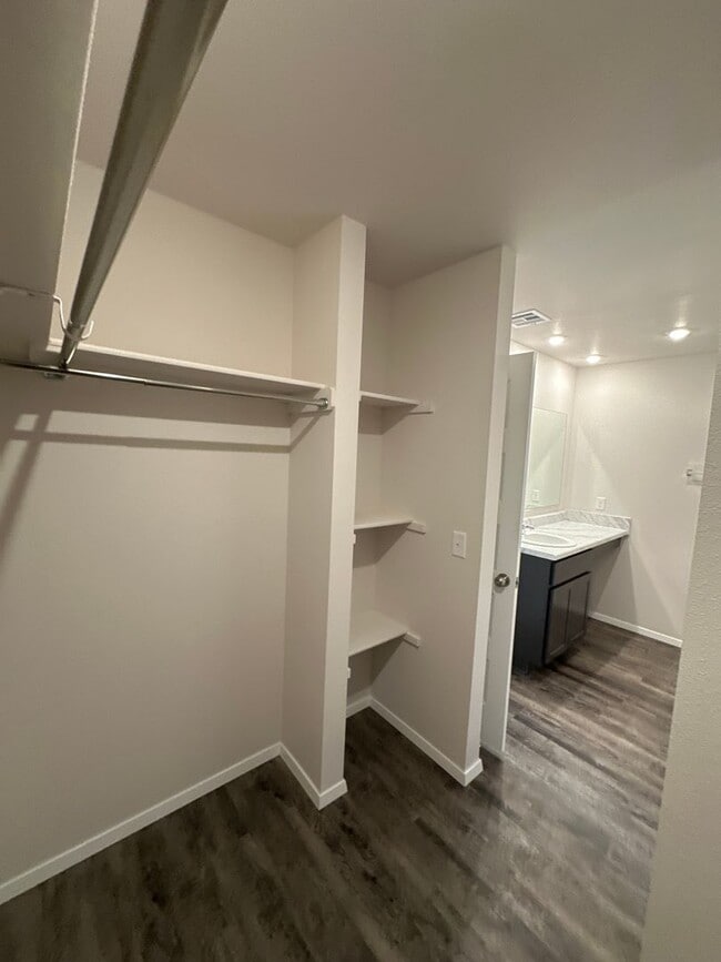 Building Photo - *Preleasing Now!*- Four Bedroom | Two Bath Home in Park Place