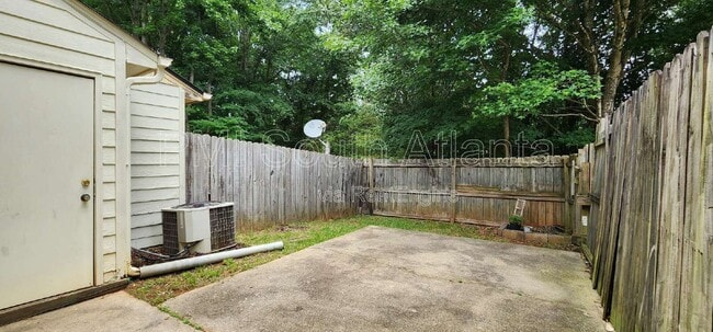 Building Photo - 1681 Winchester Way SE
