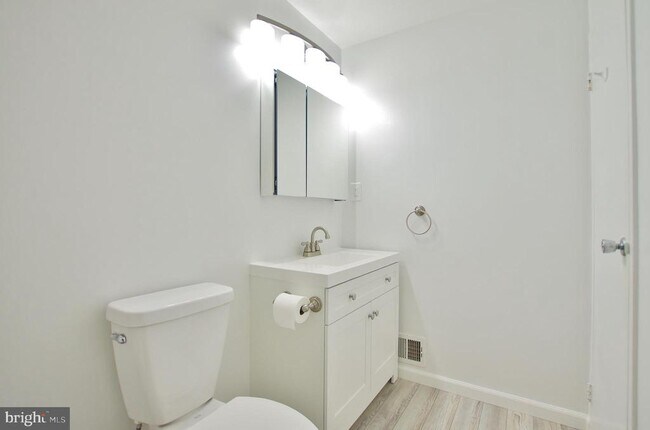 Building Photo - 8612 Walutes Cir