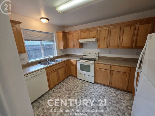 Building Photo - CS2508.5