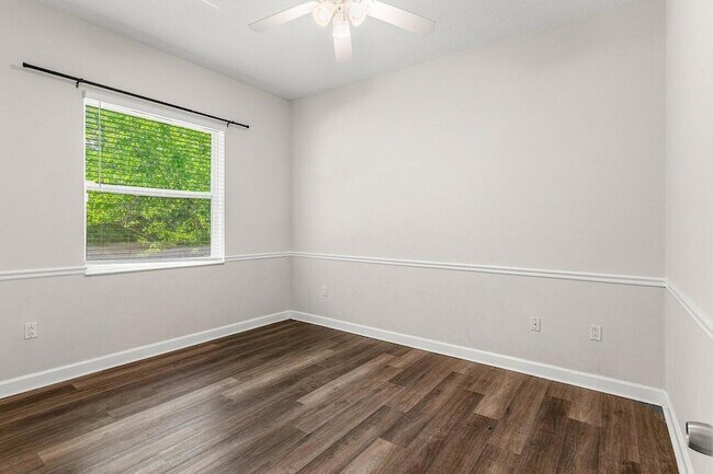 Building Photo - 12208 75th Ln N