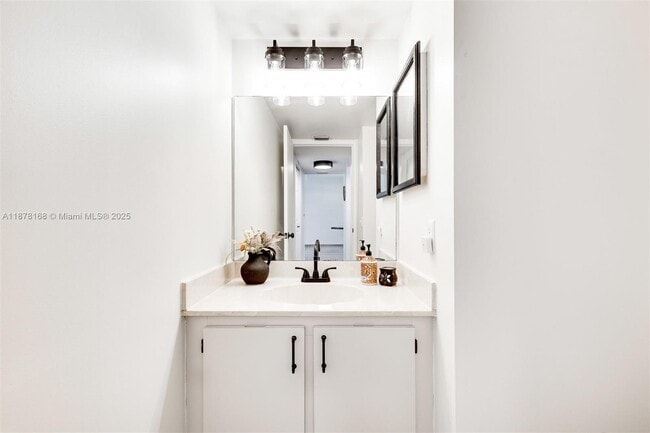 Building Photo - 15751 Woodgate Pl