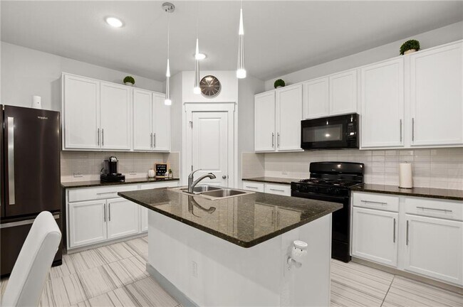 Building Photo - 16911 Alturas Ave