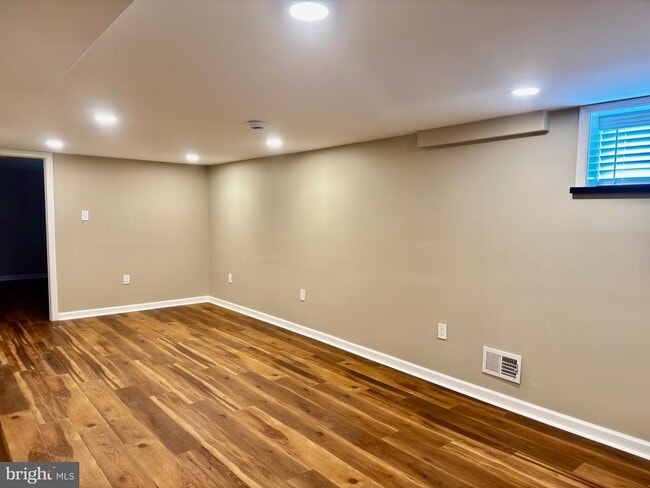 Building Photo - 551 Fern Hill Rd