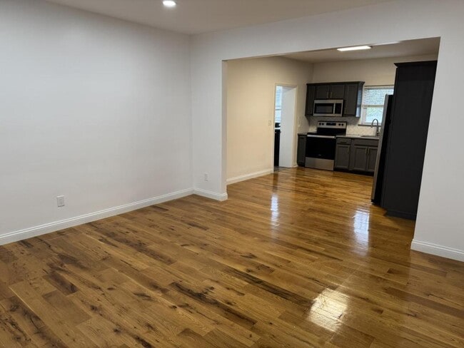 Building Photo - 1547 Lenox Pl