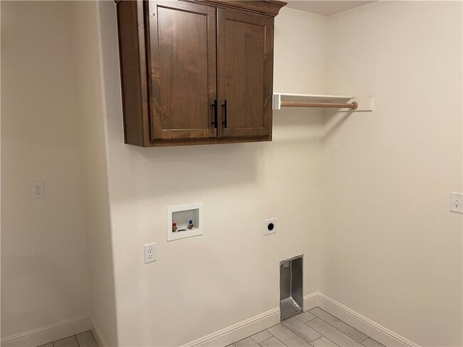 Building Photo - 464 Hall Ave
