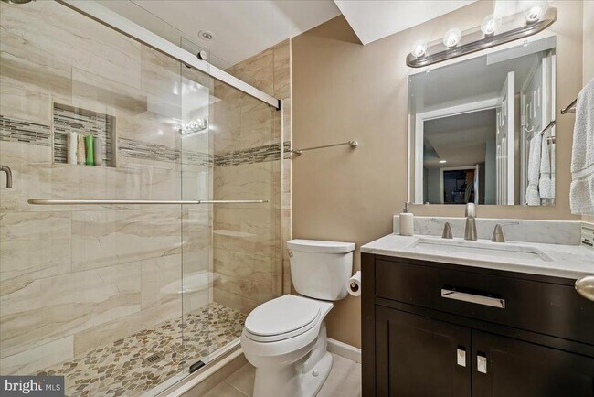 Building Photo - 9917 Kendale Rd