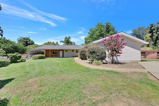 Building Photo - Modern Country Retreat on Half Acre in Gridley 3+ Bedrooms