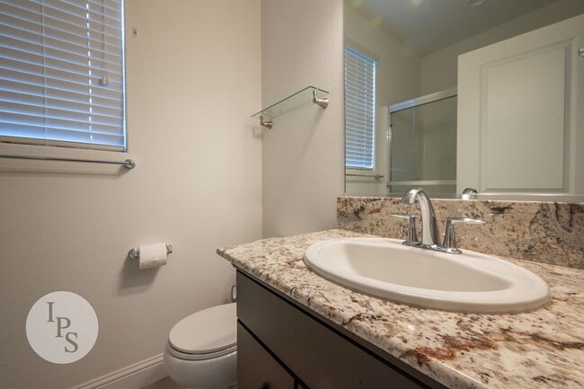 Building Photo - Madera Riverstone Home, 4BR/3BA, Including In-Law Suite, SOLAR, Community Pool, Tons of Community...