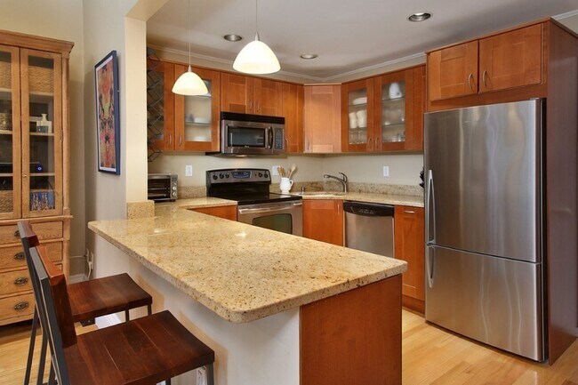 Building Photo - 208 W Springfield St