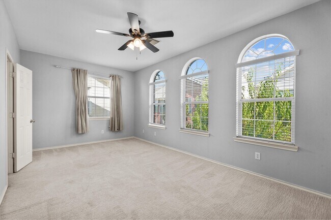 Building Photo - 2131 Kemah Village Dr