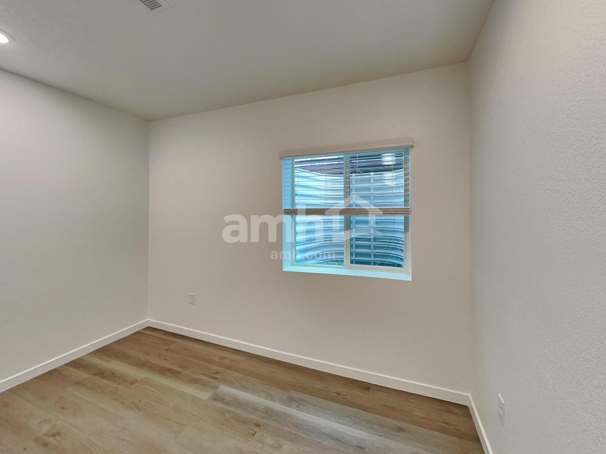 Building Photo - 26101 E Calhoun Pl