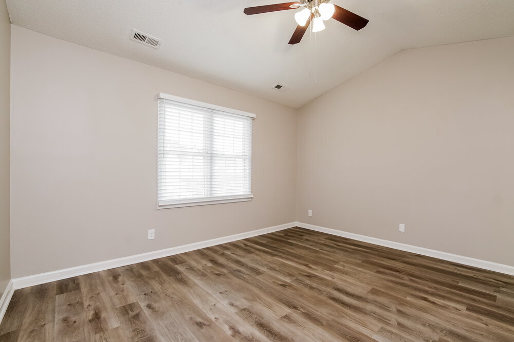 Building Photo - 500 Mountain Lake Dr