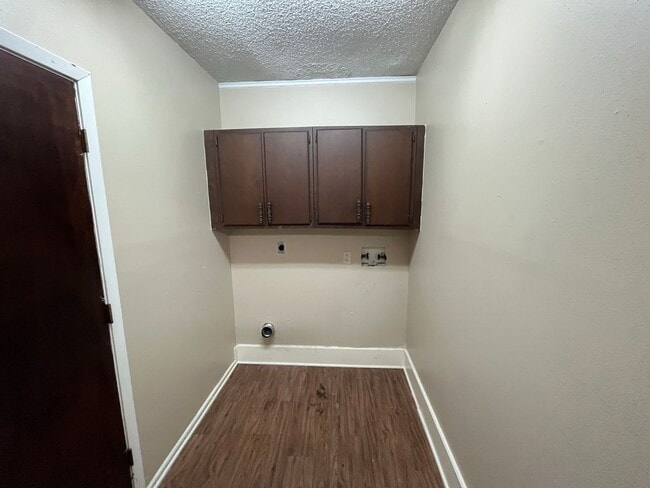 Building Photo - 4526 Maybrook Woods St