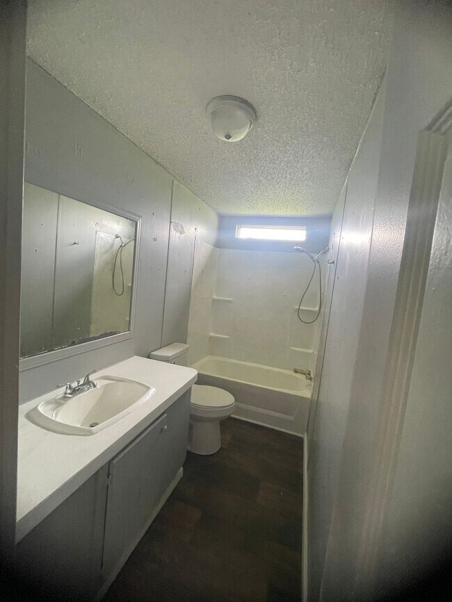 Building Photo - 3 BR 2 Bath 1,280 sq ft singlewide mobile ...