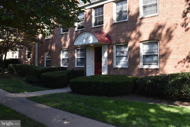 Primary Photo - 2801 Arlington Blvd