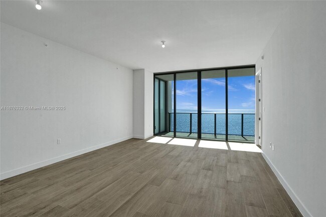 Building Photo - 900 N Ocean Blvd