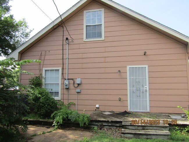 Building Photo - ALL ELECTRIC HOME!! PETS NEGOTIABLE WITH OWNER APPROVAL!!