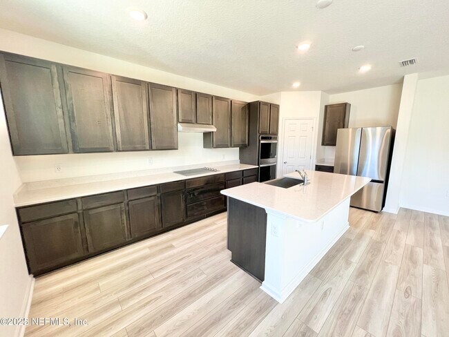 Building Photo - 12859 Logans Walk Ln