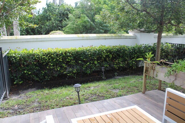 Building Photo - 4536 E Aqua Bella Ln
