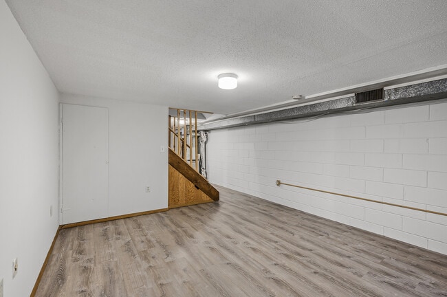 Building Photo - 841 25th Ave SE