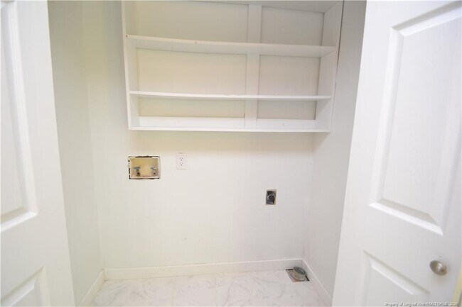 Building Photo - 804 Curtiss Dr