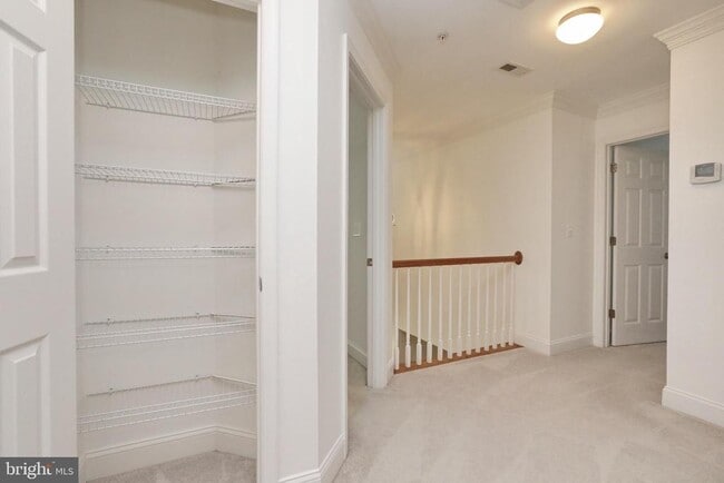 Building Photo - 1028 Llano Dr