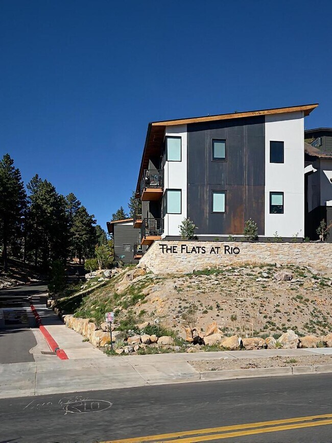 Building Photo - 1221 East Emma Drive